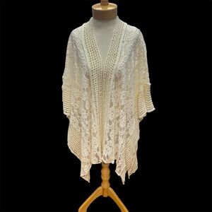Pretty Persuasions Elegant Cream Lace Women's Poncho/Kimono Romantic One Size